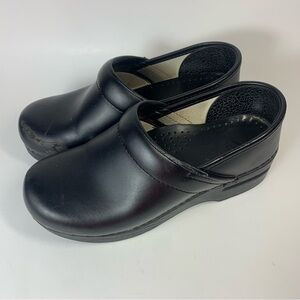 Dansko Black Professional Nursing Clogs Size 36